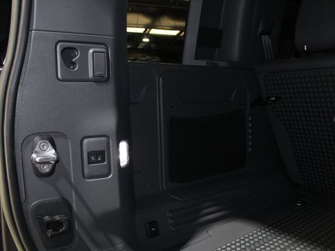 Used 2023 Land Rover Defender 110 X-Dynamic SE AWD/4WD image 78