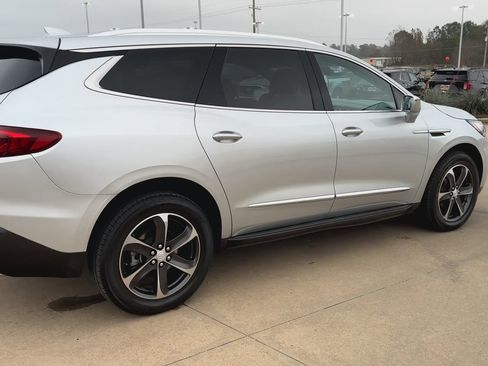 Used 2020 Buick Enclave Premium w/ LPO, Luxury Package image 9