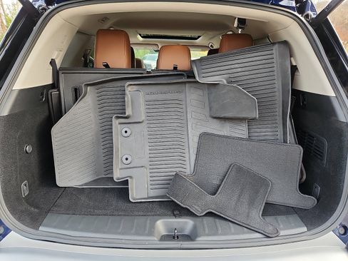 Used 2023 Nissan Pathfinder Platinum w/ Cargo Package image 35