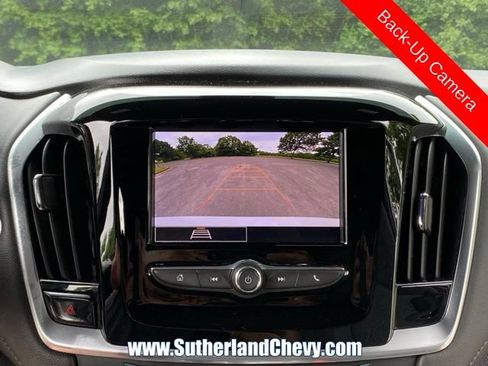 Used 2023 Chevrolet Traverse LT FWD image 29
