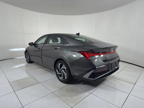 Certified 2025 Hyundai Elantra SEL FWD image 7