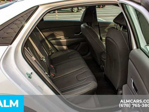 Used 2025 Hyundai Elantra Sport image 19