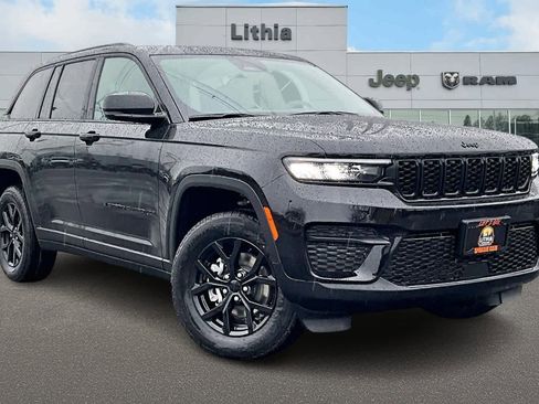 New 2025 Jeep Grand Cherokee Altitude image 23