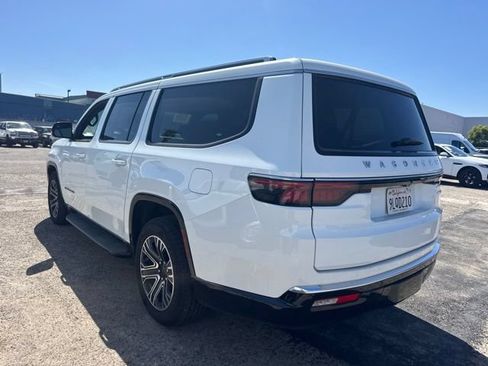 Used 2024 Jeep Wagoneer L Series II w/ Flexible Seating Group AWD/4WD image 7