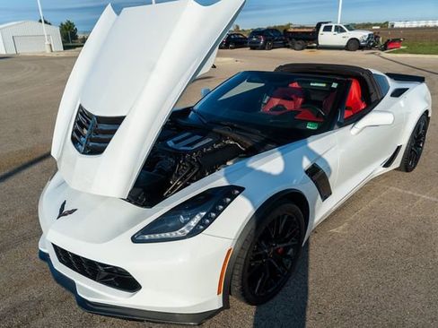 Used 2016 Chevrolet Corvette Z06 w/ 3LZ Preferred Equipment Group image 19