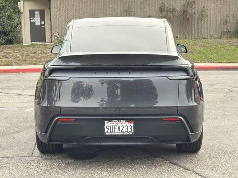 Used 2026 Tesla Model Y 2WD image 5