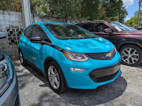 Used 2020 Chevrolet Bolt LT FWD image 1