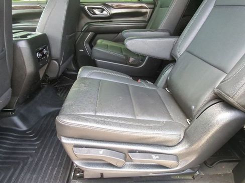 Used 2022 Chevrolet Suburban LT AWD/4WD image 25