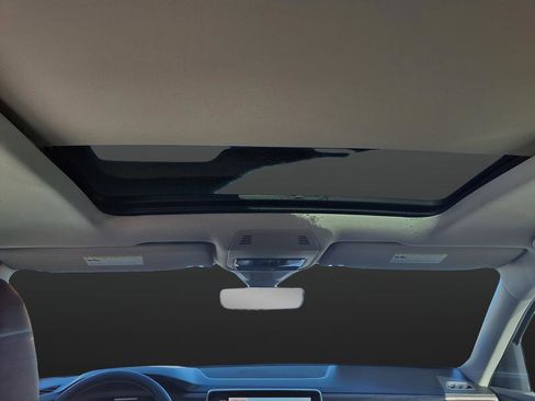 New 2026 Volkswagen Atlas SEL image 17