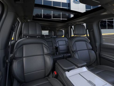 New 2025 Lincoln Navigator Reserve w/ Jet Appearance Package image 10
