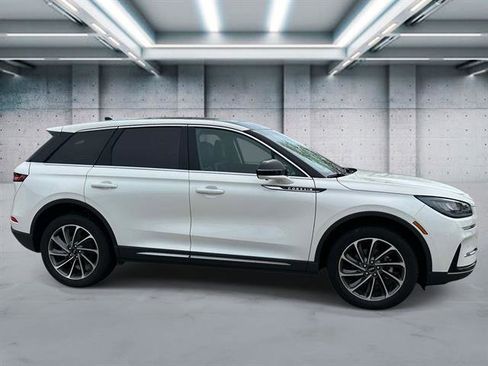 Certified 2023 Lincoln Corsair AWD image 3