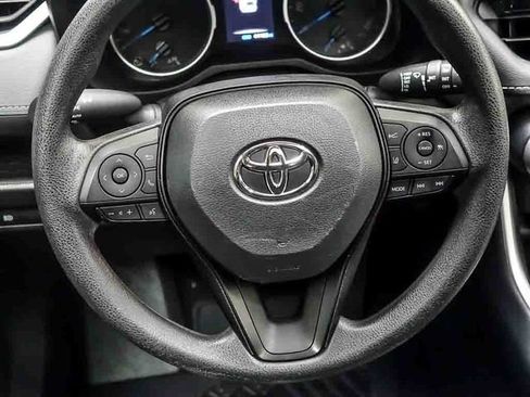 Certified 2022 Toyota RAV4 XLE w/ Convenience Package AWD/4WD image 15
