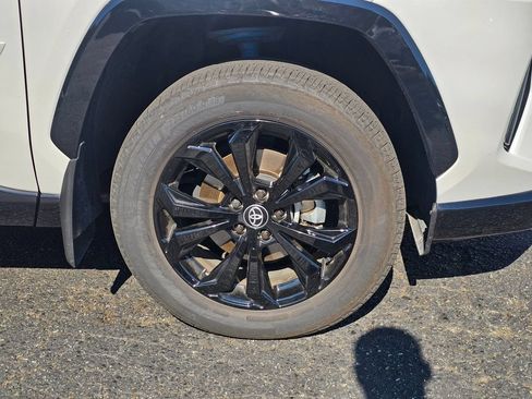 Used 2023 Toyota RAV4 XSE AWD/4WD image 9