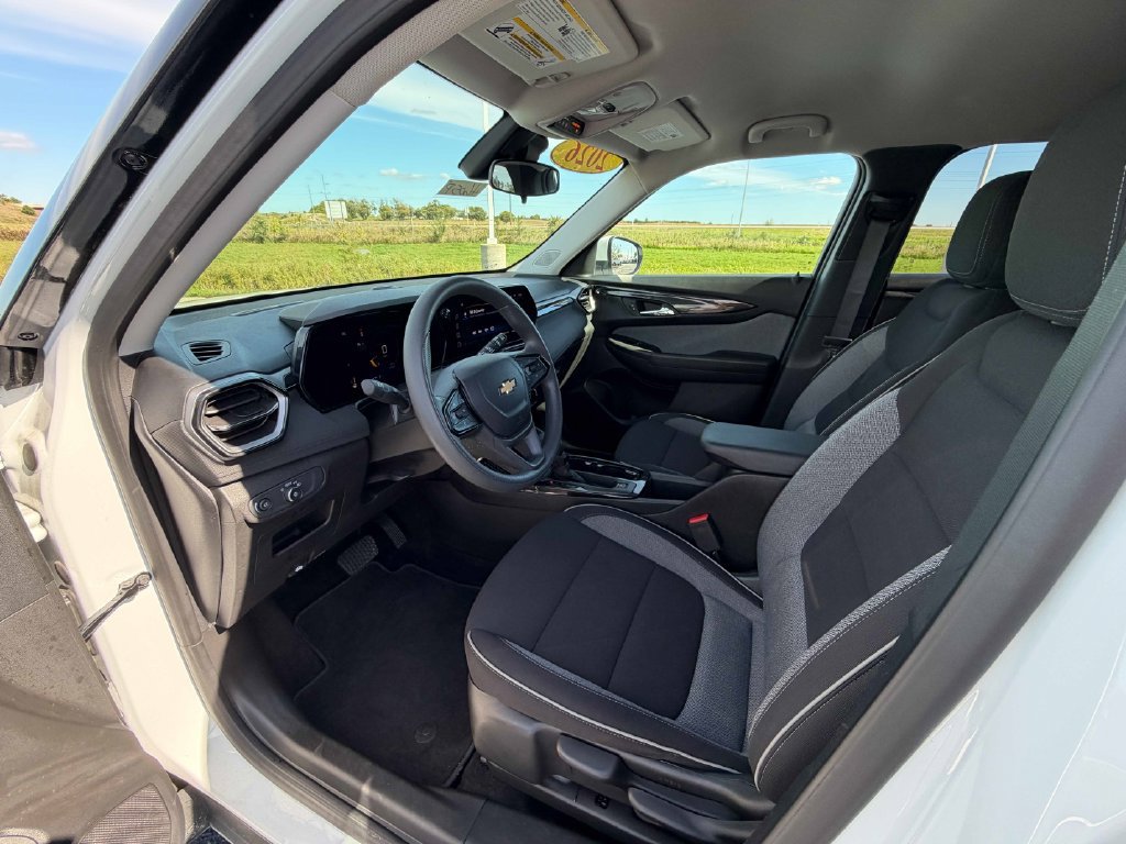 Used 2026 Chevrolet TrailBlazer LT AWD/4WD image 17