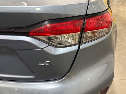 Used 2023 Toyota Corolla LE image 5