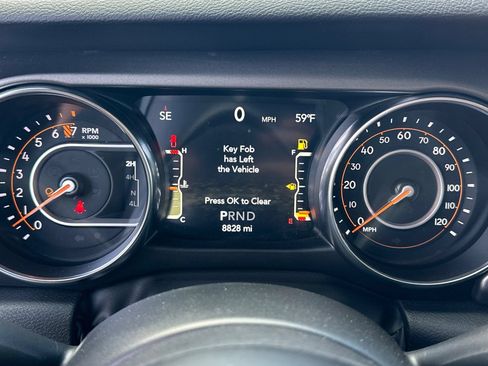 Used 2023 Jeep Gladiator Sport AWD/4WD image 25