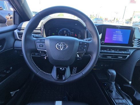 Used 2026 Toyota Camry SE FWD image 10