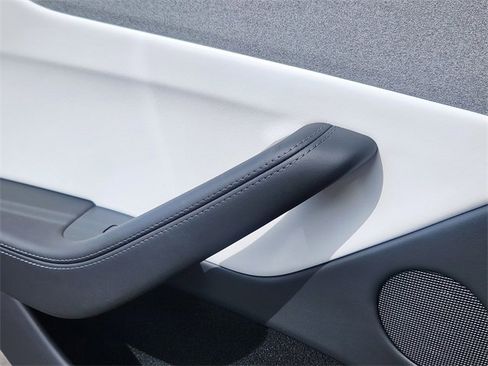 Used 2026 Tesla Model Y AWD image 15