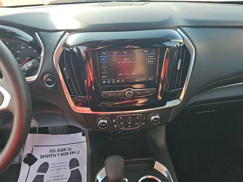 Used 2021 Chevrolet Traverse LS FWD image 5