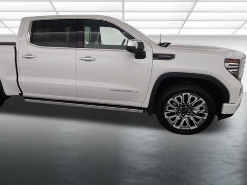 Used 2025 GMC Sierra 1500 Denali Ultimate AWD/4WD image 9