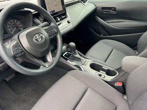 Used 2025 Toyota Corolla LE image 12