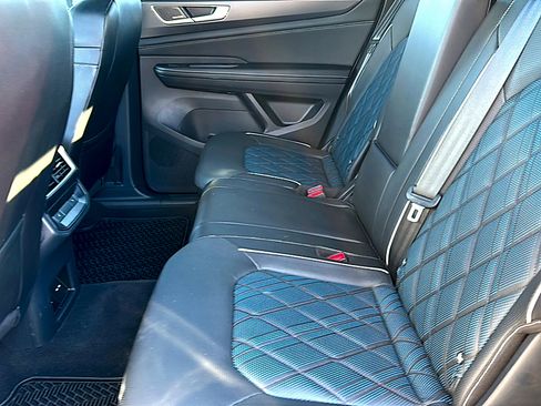 Used 2024 Volkswagen Atlas Cross Sport SEL Premium R-Line image 15