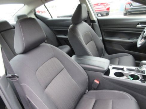 Used 2024 Nissan Altima 2.5 SV image 26