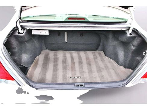 Used 2005 Toyota Camry LE image 4