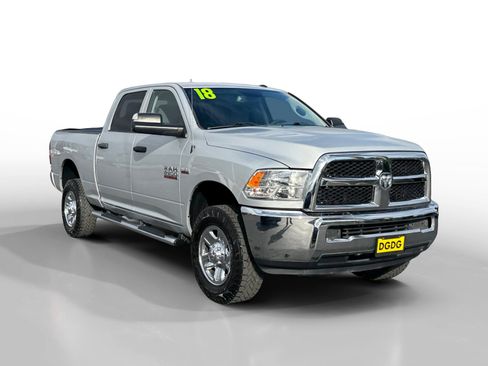 Used 2018 RAM 2500 Tradesman w/ Chrome Appearance Group image 7