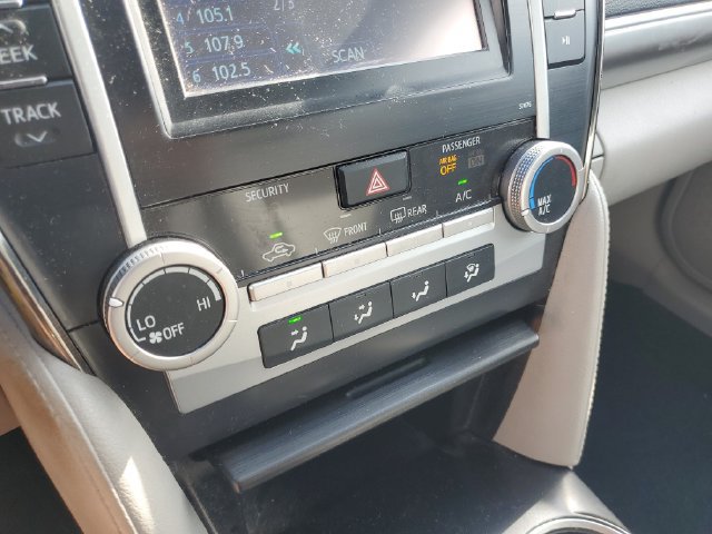 Used 2013 Toyota Camry LE FWD image 21