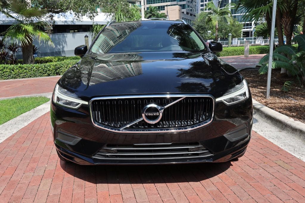 Used 2019 Volvo XC60 T5 Momentum w/ Multimedia Package AWD/4WD image 20