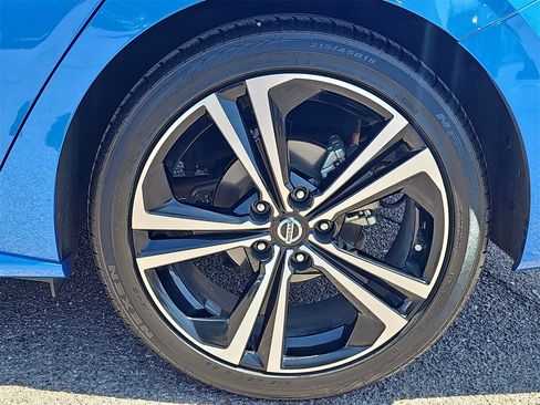 Used 2022 Nissan Sentra SR w/ Lighting Package image 32