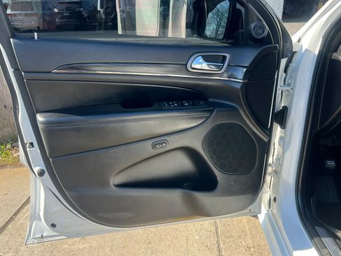 Used 2020 Jeep Grand Cherokee Limited X image 11