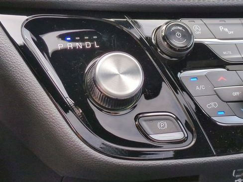 New 2026 Chrysler Pacifica Select image 37