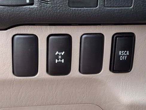 Used 2007 Toyota 4Runner SR5 AWD/4WD image 26