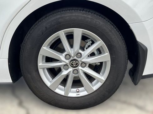 Used 2025 Toyota Camry LE w/ Convenience Package FWD image 6