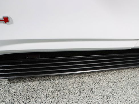 Used 2023 GMC Yukon XL AT4 image 12