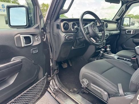 Used 2021 Jeep Gladiator Sport AWD/4WD image 13