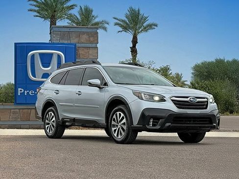 Used 2022 Subaru Outback Premium image 3