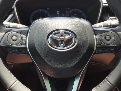 Used 2026 Toyota Corolla Cross XLE w/ Convenience Package FWD image 30