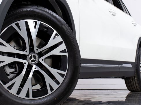 New 2025 Mercedes-Benz GLA 250 4MATIC image 31