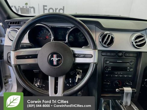 Used 2006 Ford Mustang GT Premium RWD image 22