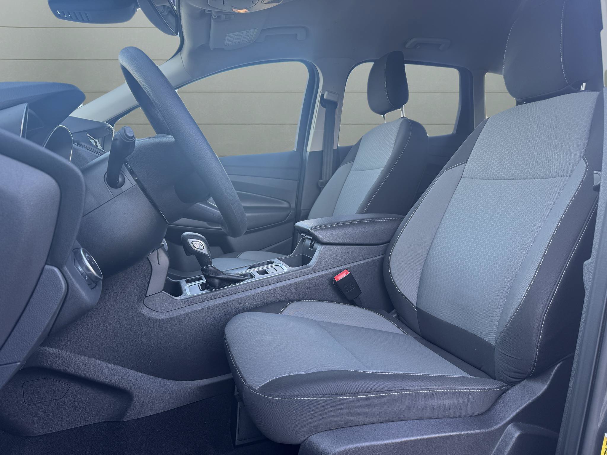 Used 2018 Ford Escape SE w/ Ford Safe & Smart Package AWD/4WD image 13
