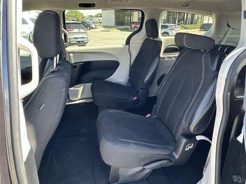 Used 2023 Chrysler Voyager LX FWD image 21