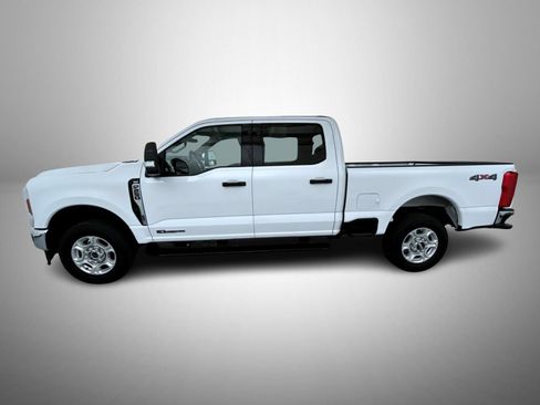 Used 2025 Ford F250 4x4 Crew Cab Super Duty image 8