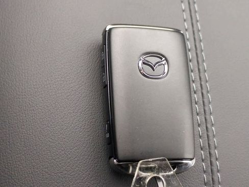 New 2025 MAZDA CX-30 AWD 2.5 S w/ Select Sport Pkg image 32