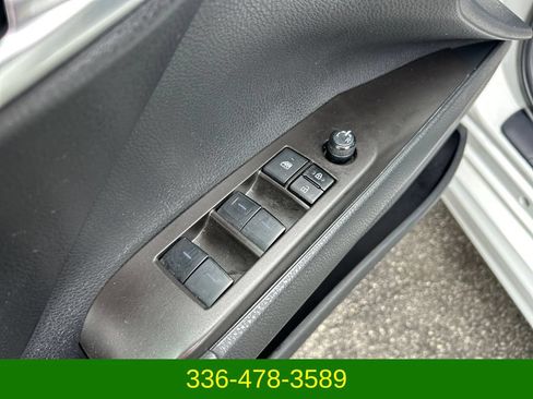Used 2024 Toyota Camry SE FWD image 14