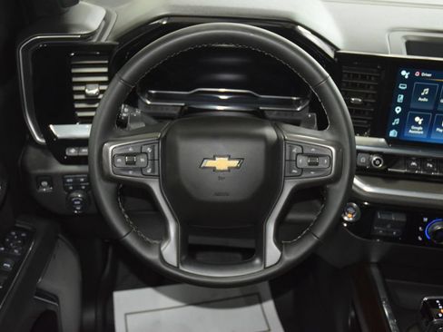 Used 2025 Chevrolet Silverado 1500 High Country AWD/4WD image 39