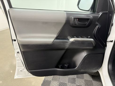 Used 2021 Toyota Tacoma SR5 w/ Technology Package image 9