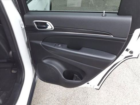 Used 2022 Jeep Grand Cherokee Limited image 18